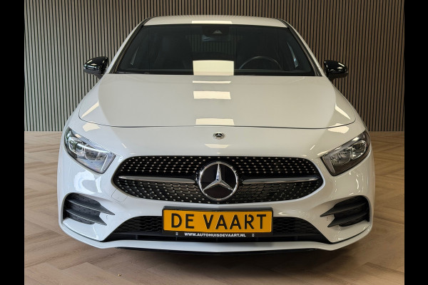 Mercedes-Benz A-Klasse 180 AMG Line AUT. SFEERVERLICHTING CAMERA NAVIGATIE CRUISE PDC KEYLESS-GO STOELVERWARMING AIRCO USB