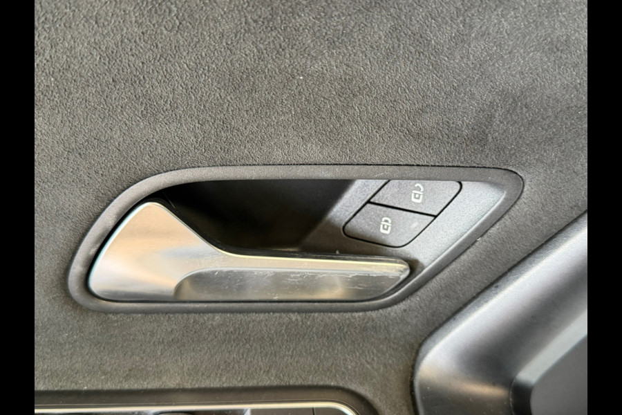 Mercedes-Benz A-Klasse 180 AMG Line AUT. SFEERVERLICHTING CAMERA NAVIGATIE CRUISE PDC KEYLESS-GO STOELVERWARMING AIRCO USB