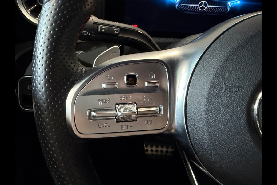Mercedes-Benz A-Klasse 180 AMG Line AUT. SFEERVERLICHTING CAMERA NAVIGATIE CRUISE PDC KEYLESS-GO STOELVERWARMING AIRCO USB