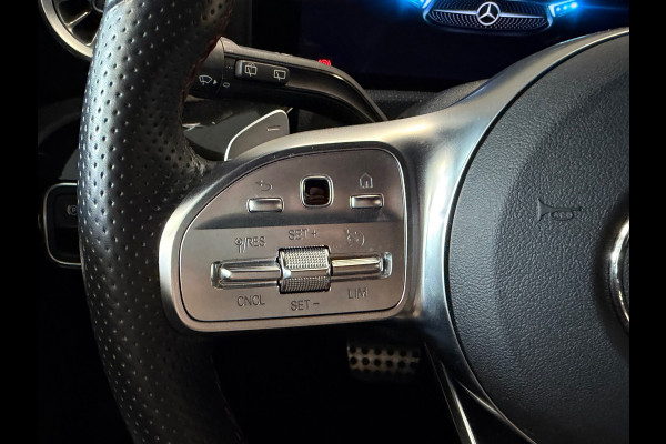 Mercedes-Benz A-Klasse 180 AMG Line AUT. SFEERVERLICHTING CAMERA NAVIGATIE CRUISE PDC KEYLESS-GO STOELVERWARMING AIRCO USB