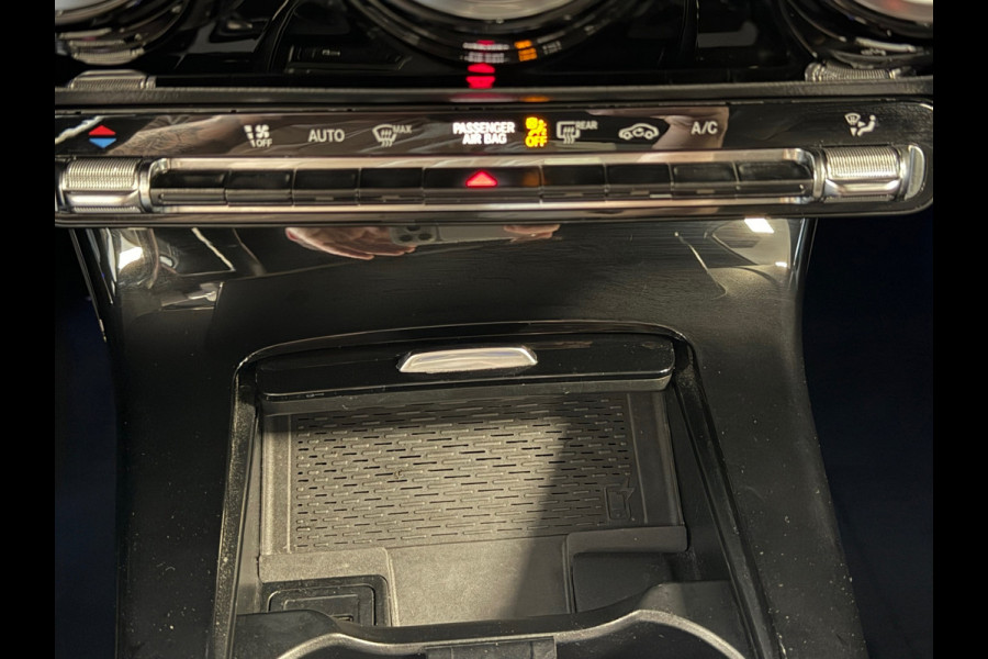 Mercedes-Benz A-Klasse 180 AMG Line AUT. SFEERVERLICHTING CAMERA NAVIGATIE CRUISE PDC KEYLESS-GO STOELVERWARMING AIRCO USB