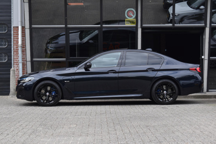 BMW 5 Serie 545e xDrive M-Sport Pano Laser H&K HUD Keyless Trekhaak