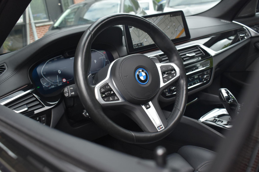 BMW 5 Serie 545e xDrive M-Sport Pano Laser H&K HUD Keyless Trekhaak