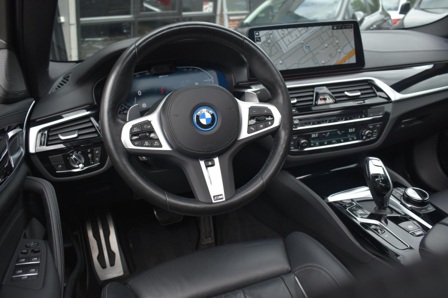 BMW 5 Serie 545e xDrive M-Sport Pano Laser H&K HUD Keyless Trekhaak