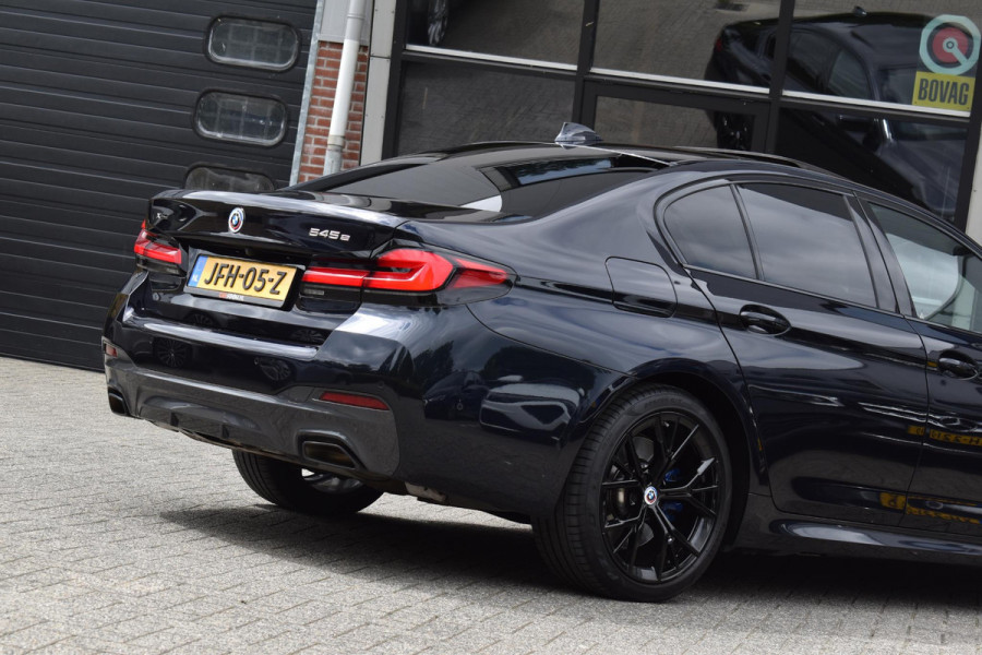 BMW 5 Serie 545e xDrive M-Sport Pano Laser H&K HUD Keyless Trekhaak
