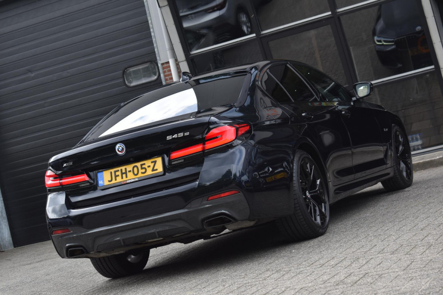 BMW 5 Serie 545e xDrive M-Sport Pano Laser H&K HUD Keyless Trekhaak