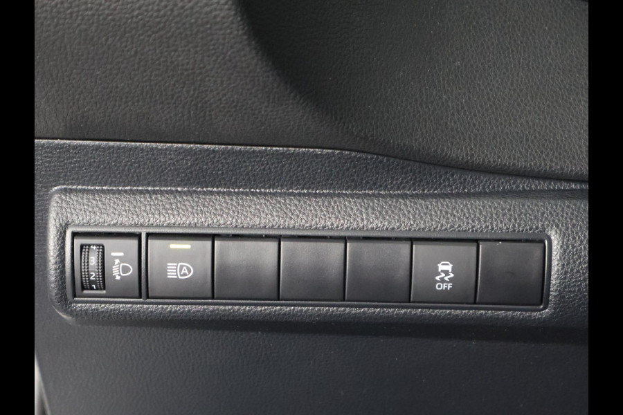 Toyota Corolla Touring Sports 1.8 HYBRID BLACKLINE ED. GARANTIE TOT 06-2031 CLOUD NAVIGATIE. ADAPTIEVE CRUISE CONTROL . ACHTERUITRIJ CAMERA . APPLE CARPLAY & ANDRIOD AUTO .