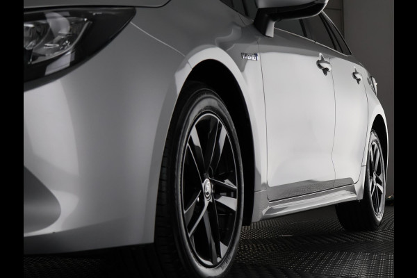 Toyota Corolla Touring Sports 1.8 HYBRID BLACKLINE ED. GARANTIE TOT 06-2031 CLOUD NAVIGATIE. ADAPTIEVE CRUISE CONTROL . ACHTERUITRIJ CAMERA . APPLE CARPLAY & ANDRIOD AUTO .