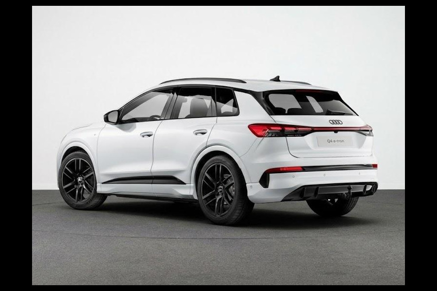 Audi Q4 e-tron S edition e-tron 82 kWh 286 pk | Techniekpakket plus | Optiekpakket zwart-glanzend | Glazen panoramadak | Trekhaak |