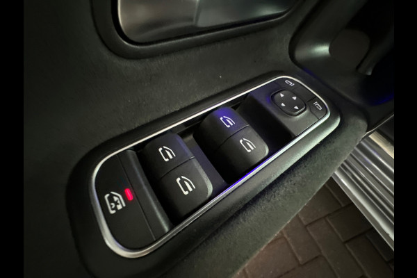 Mercedes-Benz A-Klasse 180 Business Solution AMG Camera |Sfeerverlichting|Stoelverwarming|Lane Assist| Cruise Control