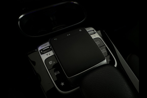 Mercedes-Benz A-Klasse 180 Business Solution AMG Camera |Sfeerverlichting|Stoelverwarming|Lane Assist| Cruise Control