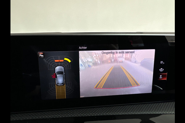 Mercedes-Benz A-Klasse 180 Business Solution AMG Camera |Sfeerverlichting|Stoelverwarming|Lane Assist| Cruise Control