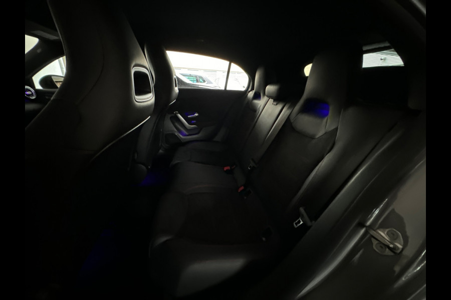 Mercedes-Benz A-Klasse 180 Business Solution AMG Camera |Sfeerverlichting|Stoelverwarming|Lane Assist| Cruise Control