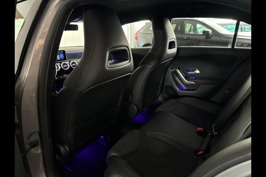 Mercedes-Benz A-Klasse 180 Business Solution AMG Camera |Sfeerverlichting|Stoelverwarming|Lane Assist| Cruise Control
