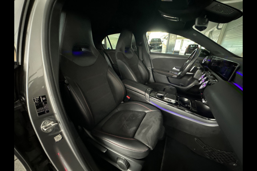 Mercedes-Benz A-Klasse 180 Business Solution AMG Camera |Sfeerverlichting|Stoelverwarming|Lane Assist| Cruise Control