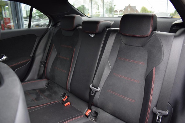 Mercedes-Benz A-Klasse 250 Premium Plus | AMG | Night | Pano | ACC | Half Leer