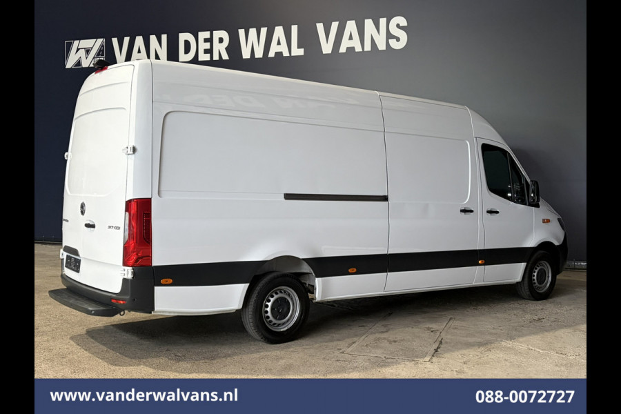 Mercedes-Benz Sprinter 317 CDI 170pk L3H2 Euro6 Airco | 360 Graden Camera | Navigatie | Apple Carplay | Chauffeursstoel Cruisecontrol, Android Auto, Stoelverwarming, 270 Graden Achterdeuren, Parkeersensoren, Bijrijdersbank