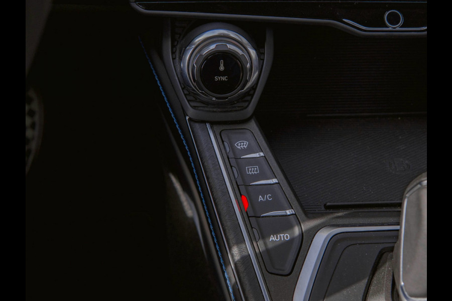 Lynk & Co 01 1.5 Black Edition Panoramadak|360° Camera|ACC|Stoelverwarming|Navi|Carplay