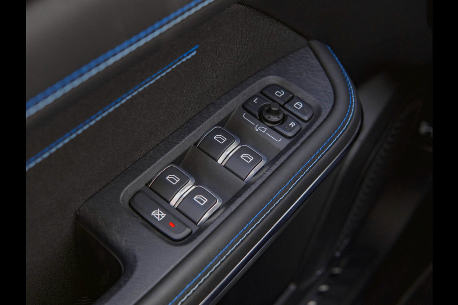 Lynk & Co 01 1.5 Black Edition Panoramadak|360° Camera|ACC|Stoelverwarming|Navi|Carplay