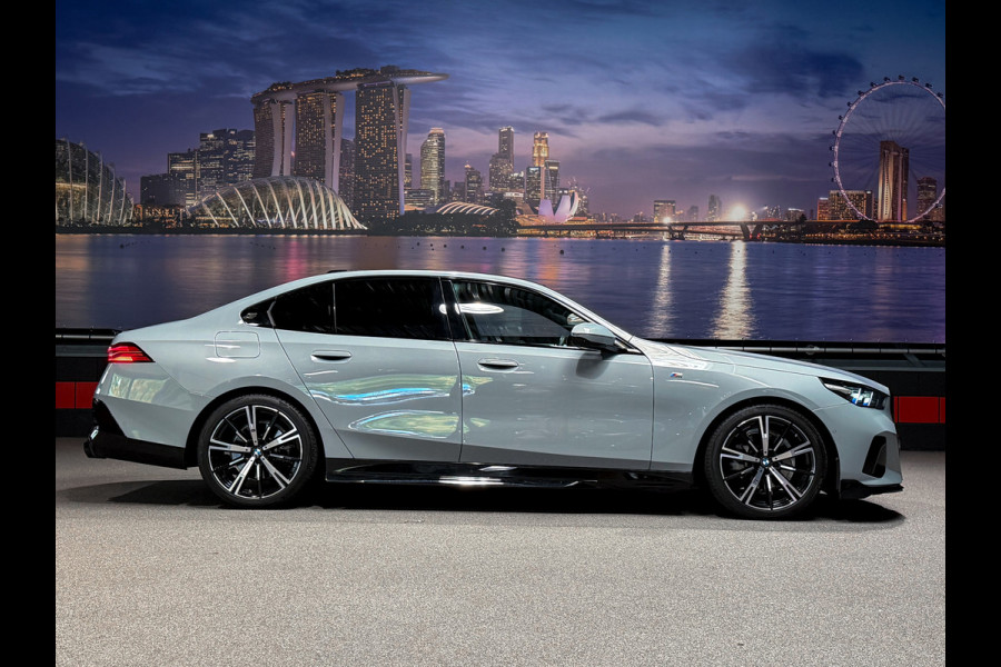 BMW 5 Serie 520i  M-Performance|Panorama|360|HeadUp|NL NAP|BTW