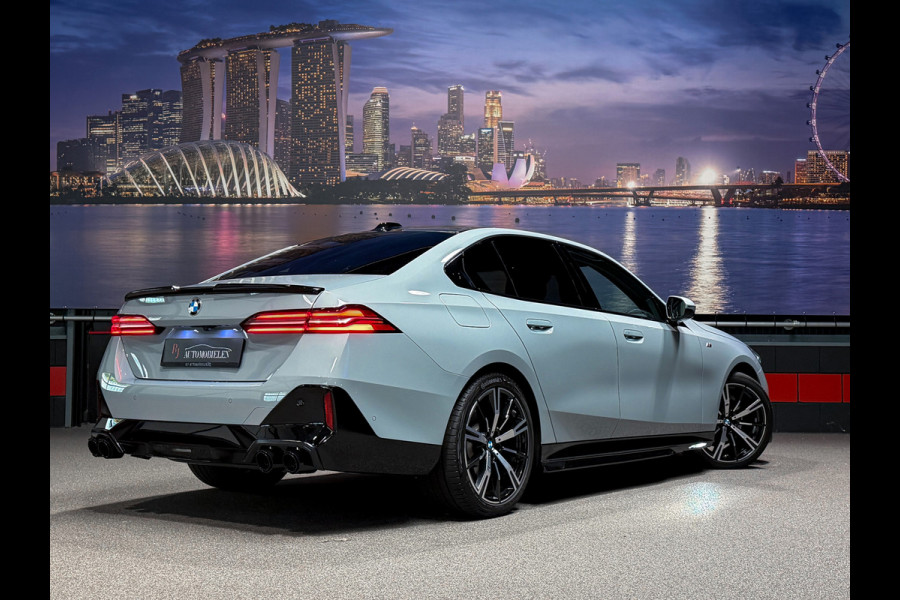 BMW 5 Serie 520i  M-Performance|Panorama|360|HeadUp|NL NAP|BTW