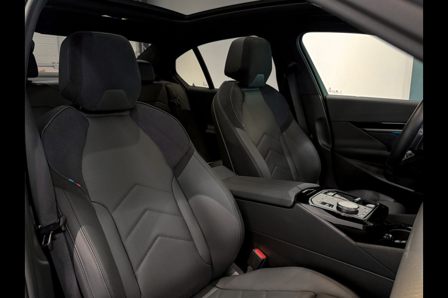 BMW 5 Serie 520i  M-Performance|Panorama|360|HeadUp|NL NAP|BTW