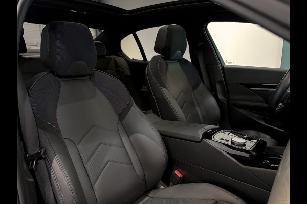 BMW 5 Serie 520i  M-Performance|Panorama|360|HeadUp|NL NAP|BTW