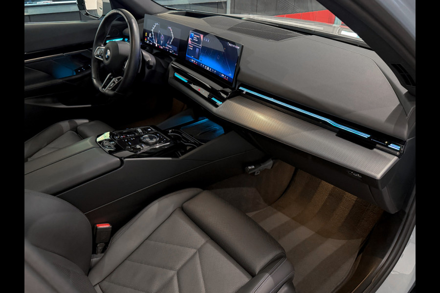 BMW 5 Serie 520i  M-Performance|Panorama|360|HeadUp|NL NAP|BTW