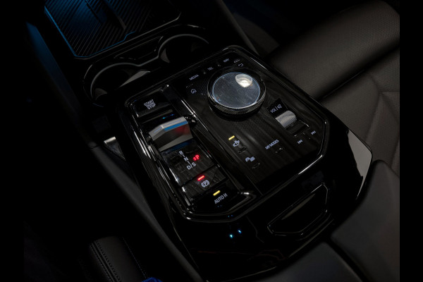 BMW 5 Serie 520i  M-Performance|Panorama|360|HeadUp|NL NAP|BTW