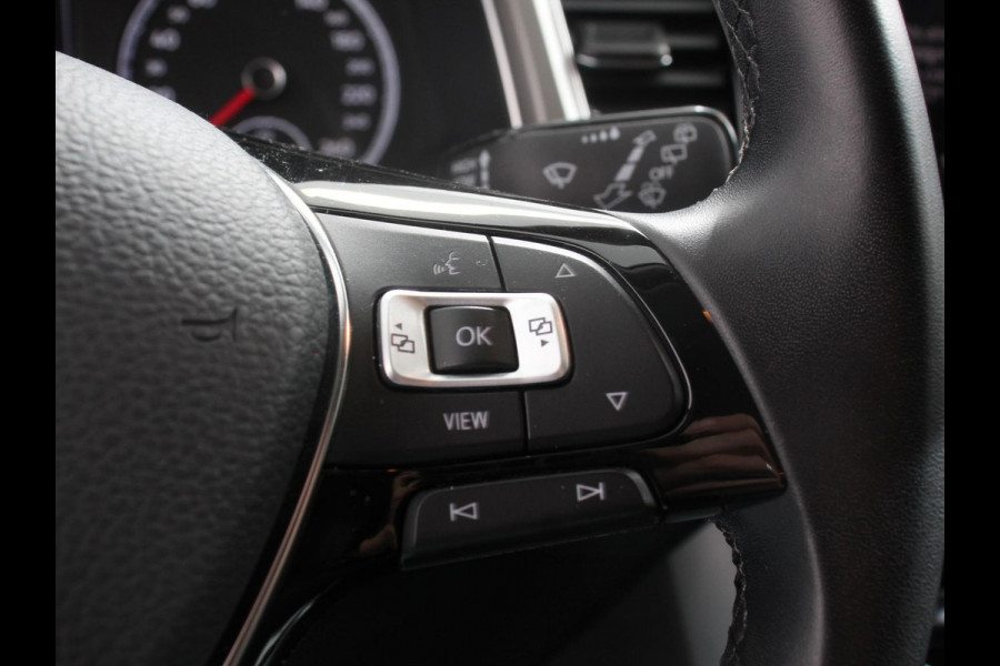 Volkswagen T-Roc 1.5 TSI 150pk DSG Style Team Climate Control Camera Parkeer sensoren Adaptive Cruise control Dab Electrisch bedienbare kofferbak Lichtmetalen Velgen