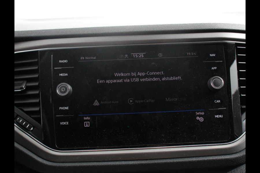 Volkswagen T-Roc 1.5 TSI 150pk DSG Style Team Climate Control Camera Parkeer sensoren Adaptive Cruise control Dab Electrisch bedienbare kofferbak Lichtmetalen Velgen
