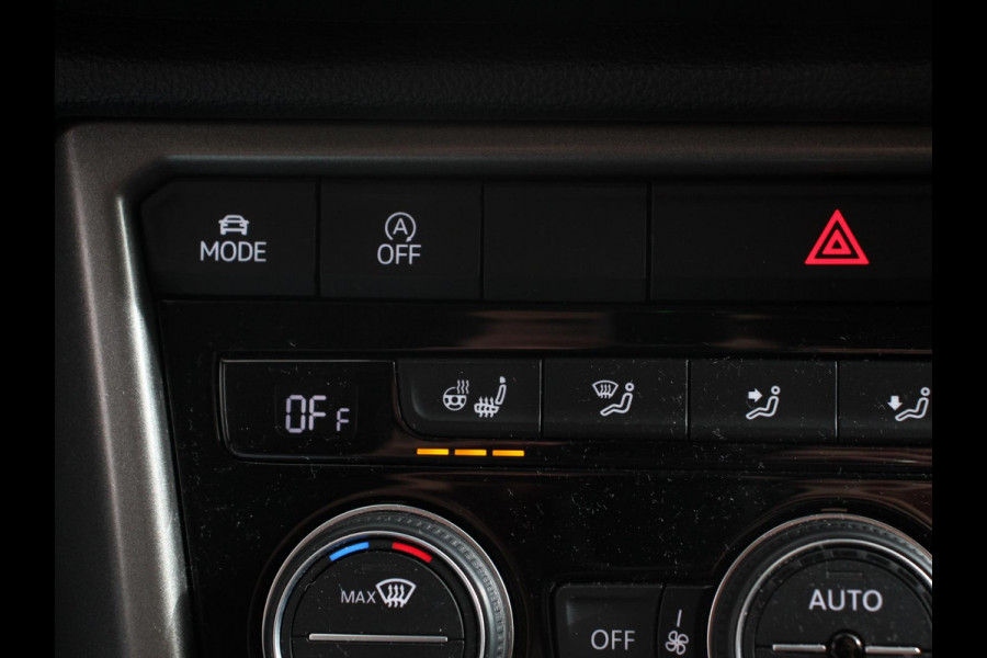 Volkswagen T-Roc 1.5 TSI 150pk DSG Style Team Climate Control Camera Parkeer sensoren Adaptive Cruise control Dab Electrisch bedienbare kofferbak Lichtmetalen Velgen