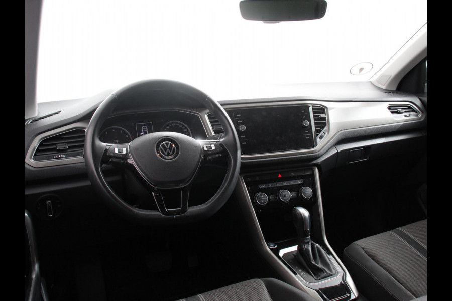 Volkswagen T-Roc 1.5 TSI 150pk DSG Style Team Climate Control Camera Parkeer sensoren Adaptive Cruise control Dab Electrisch bedienbare kofferbak Lichtmetalen Velgen