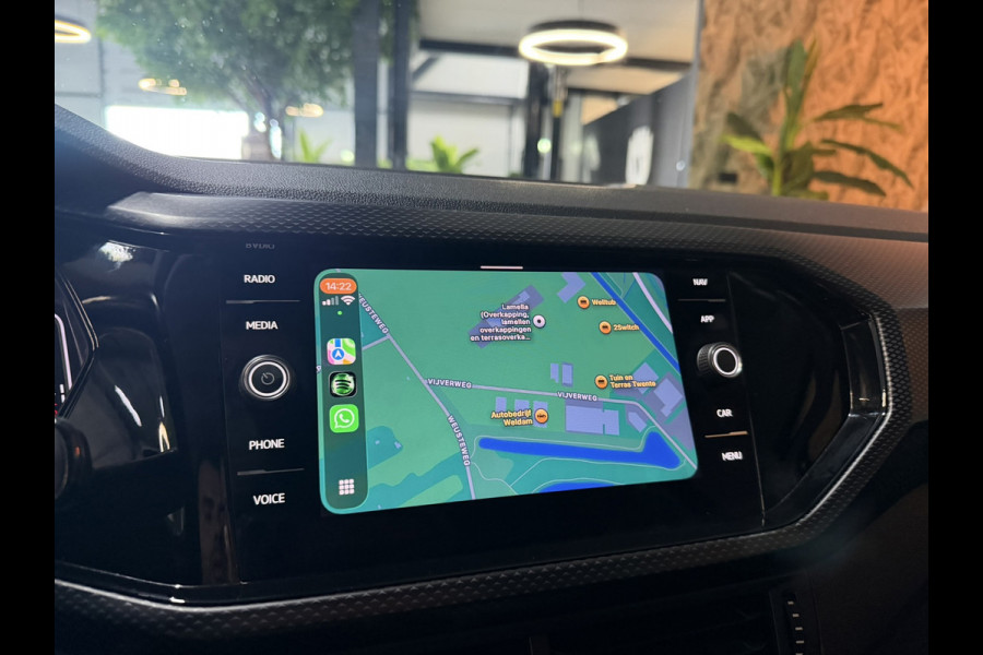 Volkswagen T-Cross 1.0 TSI Style | Automaat | Digitale Cockpit | CarPlay | Stoelverwarming | Trekhaak | LED | Rijklaar