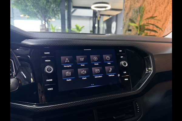 Volkswagen T-Cross 1.0 TSI Style | Automaat | Digitale Cockpit | CarPlay | Stoelverwarming | Trekhaak | LED | Rijklaar
