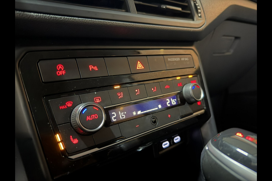 Volkswagen T-Cross 1.0 TSI Style | Automaat | Digitale Cockpit | CarPlay | Stoelverwarming | Trekhaak | LED | Rijklaar