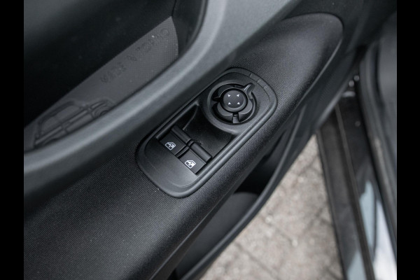 Fiat 500 Hybrid Torino Launch Edition | Clima | Carplay | PDC | Priv Glass | Onyx Black