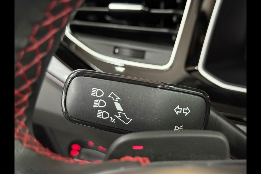 Volkswagen Polo 2.0 TSI GTI | Panorama | ACC | Virtual Cockpit | Camera | Park Assist | Blind Spot | LED | Dealer onderhouden