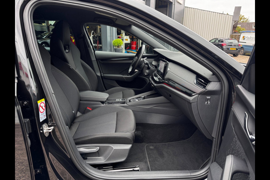 Škoda Octavia Combi 1.4 TSI iV PHEV Sportline Business | 98 % SOH | Trekhaak | NL-Auto | Winter Pack | Adaptive Cruise