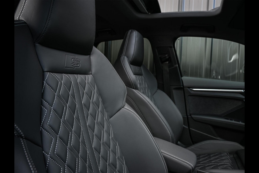 Audi A3 Sportback 45 TFSI e S edition Competition | Panoramadak | 5 jr Garantie | HUD | Sonos Sound | Camera | Ambiance interieur | Active Cruise | S-Seats + Memory | Stoelverwarming | Keyless |