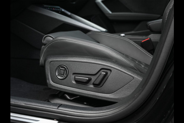 Audi A3 Sportback 45 TFSI e S edition Competition | Panoramadak | 5 jr Garantie | HUD | Sonos Sound | Camera | Ambiance interieur | Active Cruise | S-Seats + Memory | Stoelverwarming | Keyless |