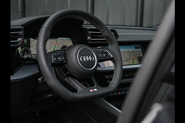 Audi A3 Sportback 45 TFSI e S edition Competition | Panoramadak | 5 jr Garantie | HUD | Sonos Sound | Camera | Ambiance interieur | Active Cruise | S-Seats + Memory | Stoelverwarming | Keyless |