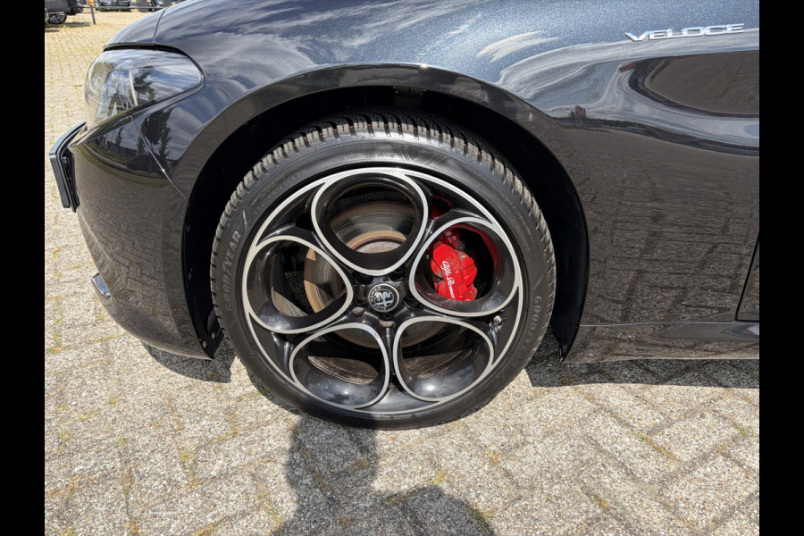 Alfa Romeo Giulia 2.0 T GME AWD Veloce | 19" Velgen | Camera