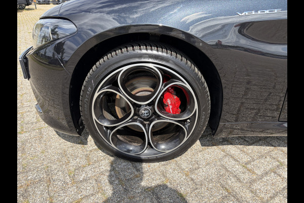 Alfa Romeo Giulia 2.0 T GME AWD Veloce | 19" Velgen | Camera