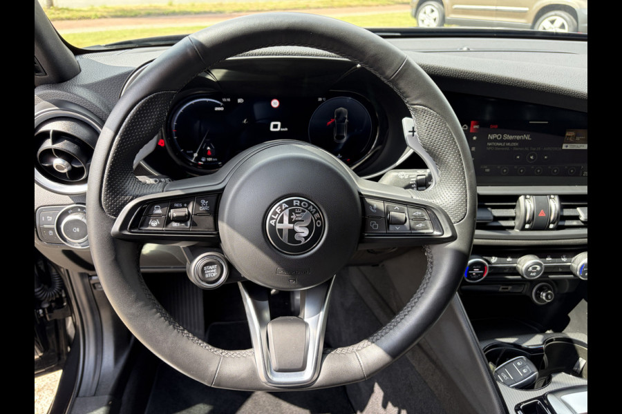 Alfa Romeo Giulia 2.0 T GME AWD Veloce | 19" Velgen | Camera
