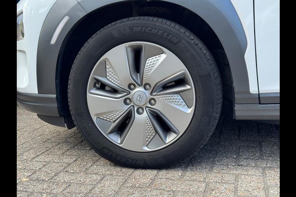 Hyundai Kona EV Comfort 39 kWh | Navi, Camera, Stoel+Stuurverw., Cruise, Climate | Dealeronderhouden |