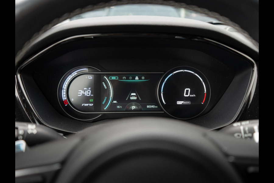 Kia e-Niro DynamicPlusLine 64 kWh | Schuif-kanteldak | Cruise | Clima | Carplay | Keyless | Stoel-stuurverwarming | Navi |