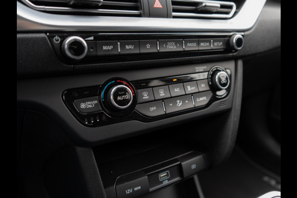 Kia e-Niro DynamicPlusLine 64 kWh | Schuif-kanteldak | Cruise | Clima | Carplay | Keyless | Stoel-stuurverwarming | Navi |