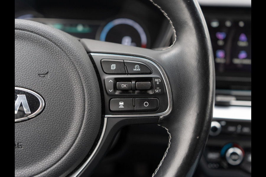 Kia e-Niro DynamicPlusLine 64 kWh | Schuif-kanteldak | Cruise | Clima | Carplay | Keyless | Stoel-stuurverwarming | Navi |