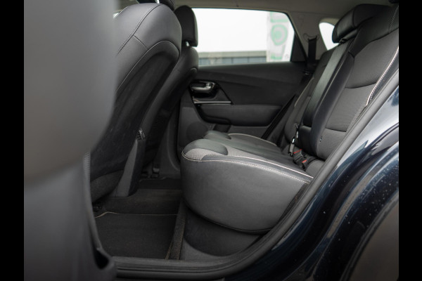 Kia e-Niro DynamicPlusLine 64 kWh | Schuif-kanteldak | Cruise | Clima | Carplay | Keyless | Stoel-stuurverwarming | Navi |